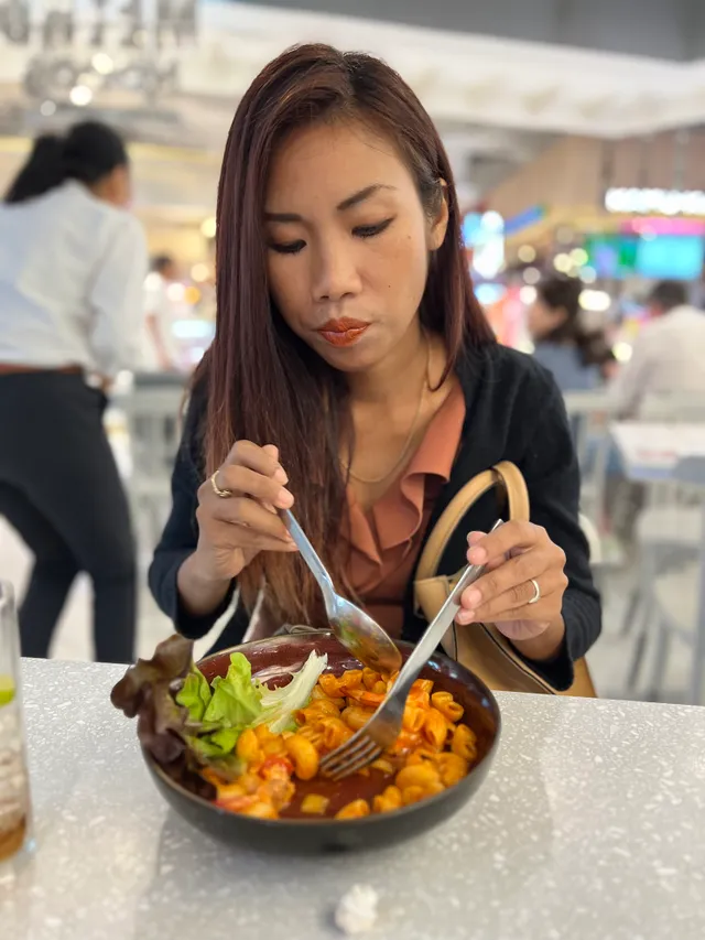 29yo Posh Asian Saleslady Loves Needs Attention And Dick Nuy VRinAsia — photo 7