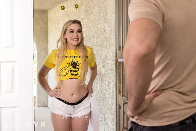 Honeyed Blowjob with Blake Blossom BlowVR — photo 2