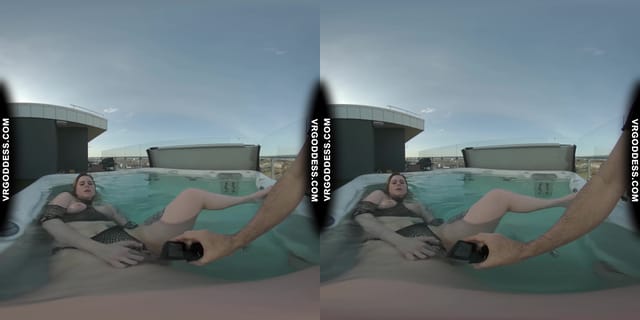 Hot Babe Melonie Rooftop Jacuzzi Dildo Masturbation VRgoddess — photo 6