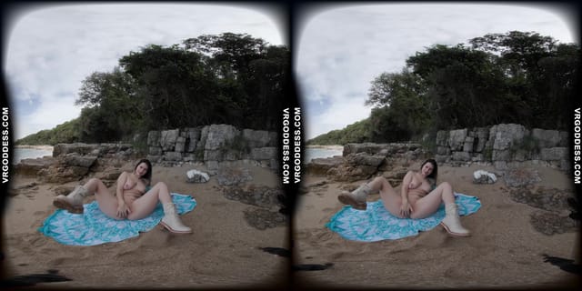 Emmux Risky Public Masturbating On A Beach In Italy VRgoddess — photo 5