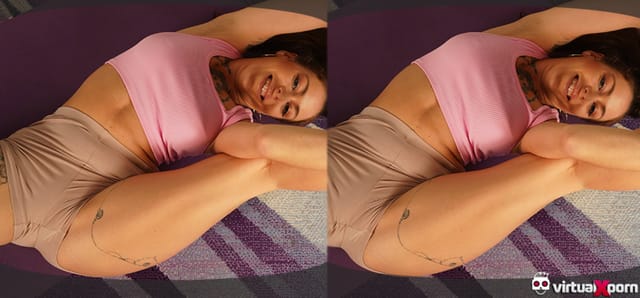 Flexi Alia fisting her tight asshole Alia Star VirtualXPorn — photo 2