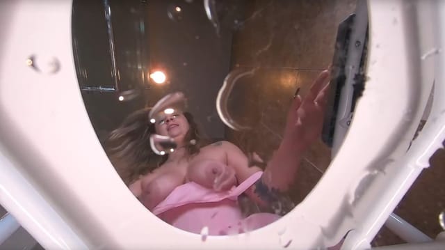 Nina Nova Toilet VR Cam — photo 3