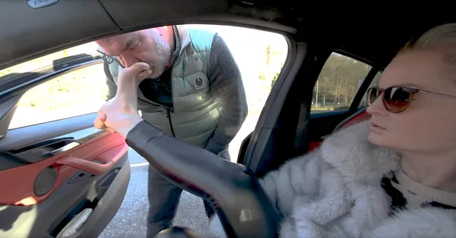 Sabdeluxe - Car Footjob Sabdeluxe VR — photo 8