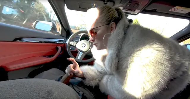 Sabdeluxe - Car Footjob Sabdeluxe VR — photo 4