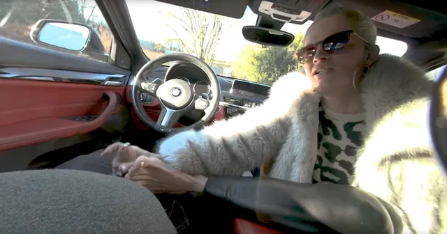 Sabdeluxe - Car Footjob Sabdeluxe VR — photo 3