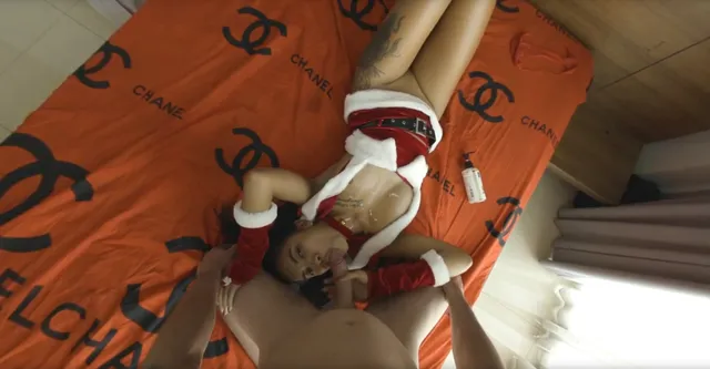 Anal Christmass - Fit Santa Girl Cherry Lee FitLoversVR — photo 2