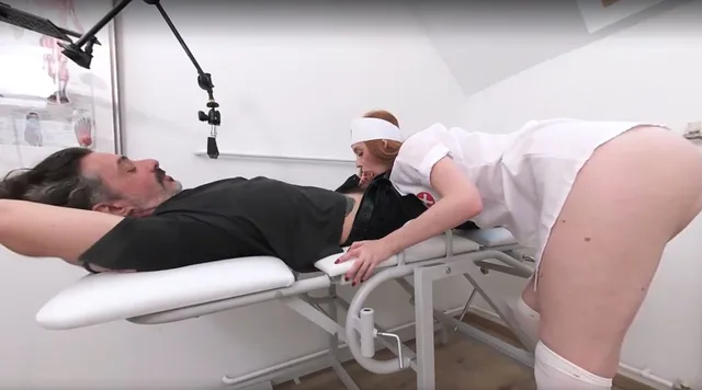 Pale Ginger Nurse Want Real Dick Voyeu Lenina Crowne perVRt — photo 1