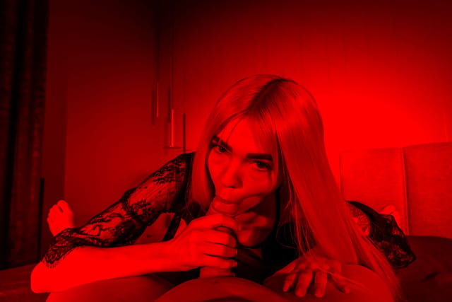 Luna B-Bunny - Can I Go Upper Red Light District VR — photo 28