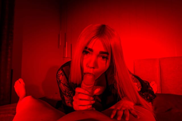 Luna B-Bunny - Can I Go Upper Red Light District VR — photo 27
