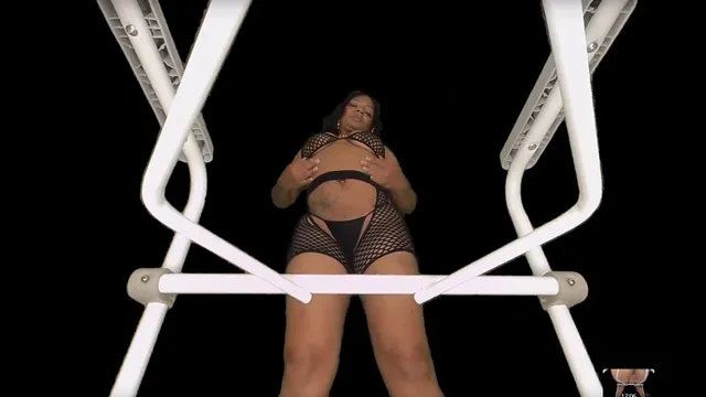 Ebony MILF Chase Face sitting Toilet POV - Domination & Anal Gape Ebony VR Solos — photo 5