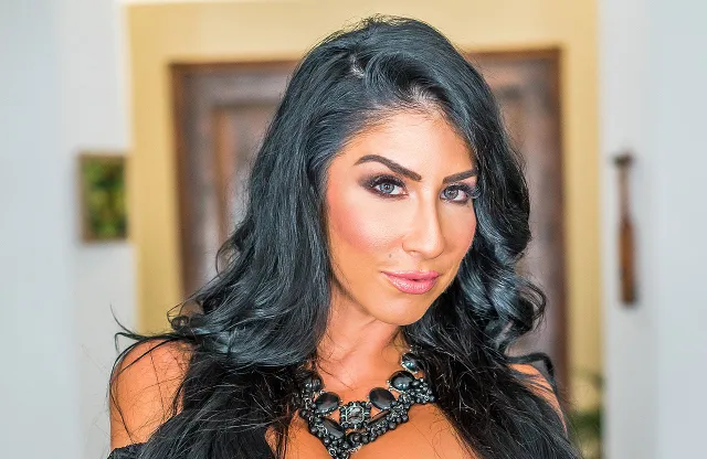 Best Bang on the Block Raven Hart MILFVR vr porn video4 — photo 1