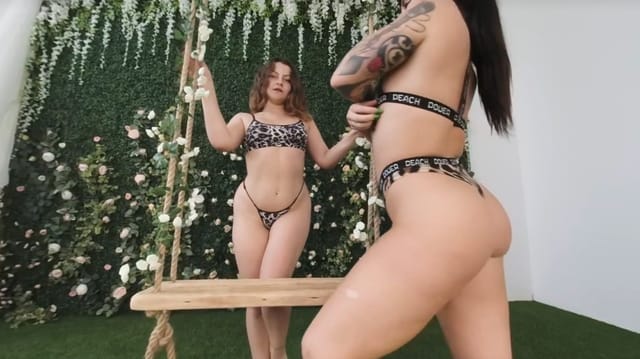 Double Ass and Tits on Grass VR Queens — photo 2