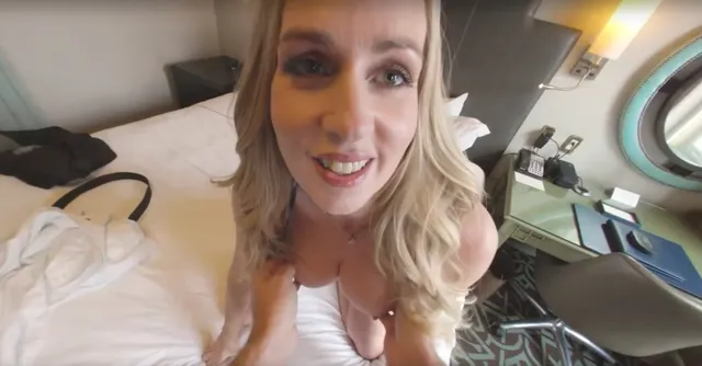 Sierra Fucks The Hotel Worker Sierra Spunk VRHotwife (4) — photo 1